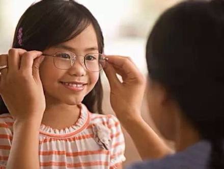 为了孩子的视力健康准妈妈应注意什么